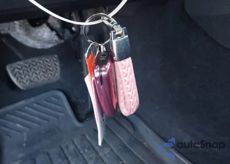 2020 Toyota Camry Xle z USA, uszkodzony, nr VIN 4T1F11BK2LU013286